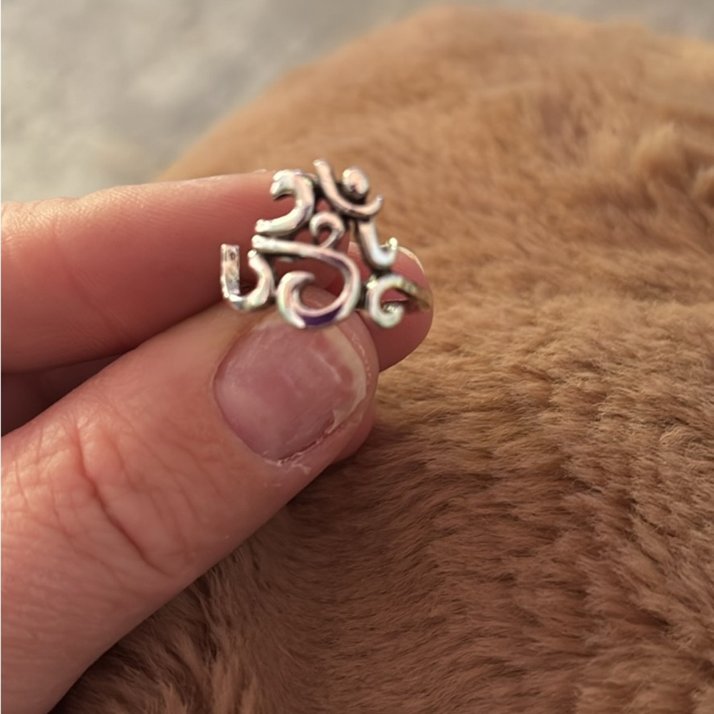 Silver Om Symbol Ring